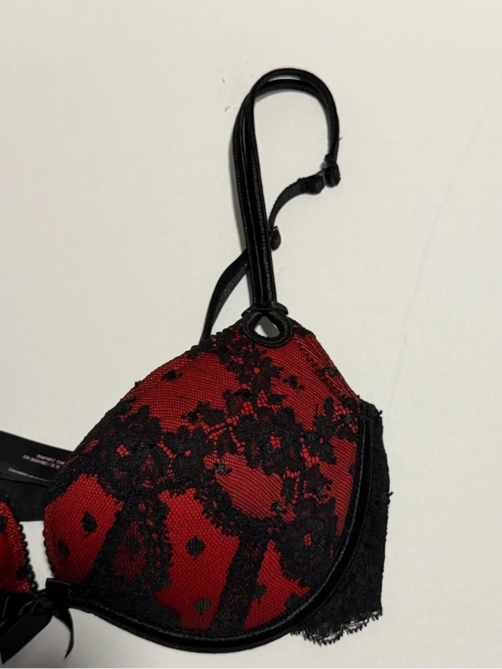 Victoria’s Secret Gorgeous Plunge Lace Bra, 32C